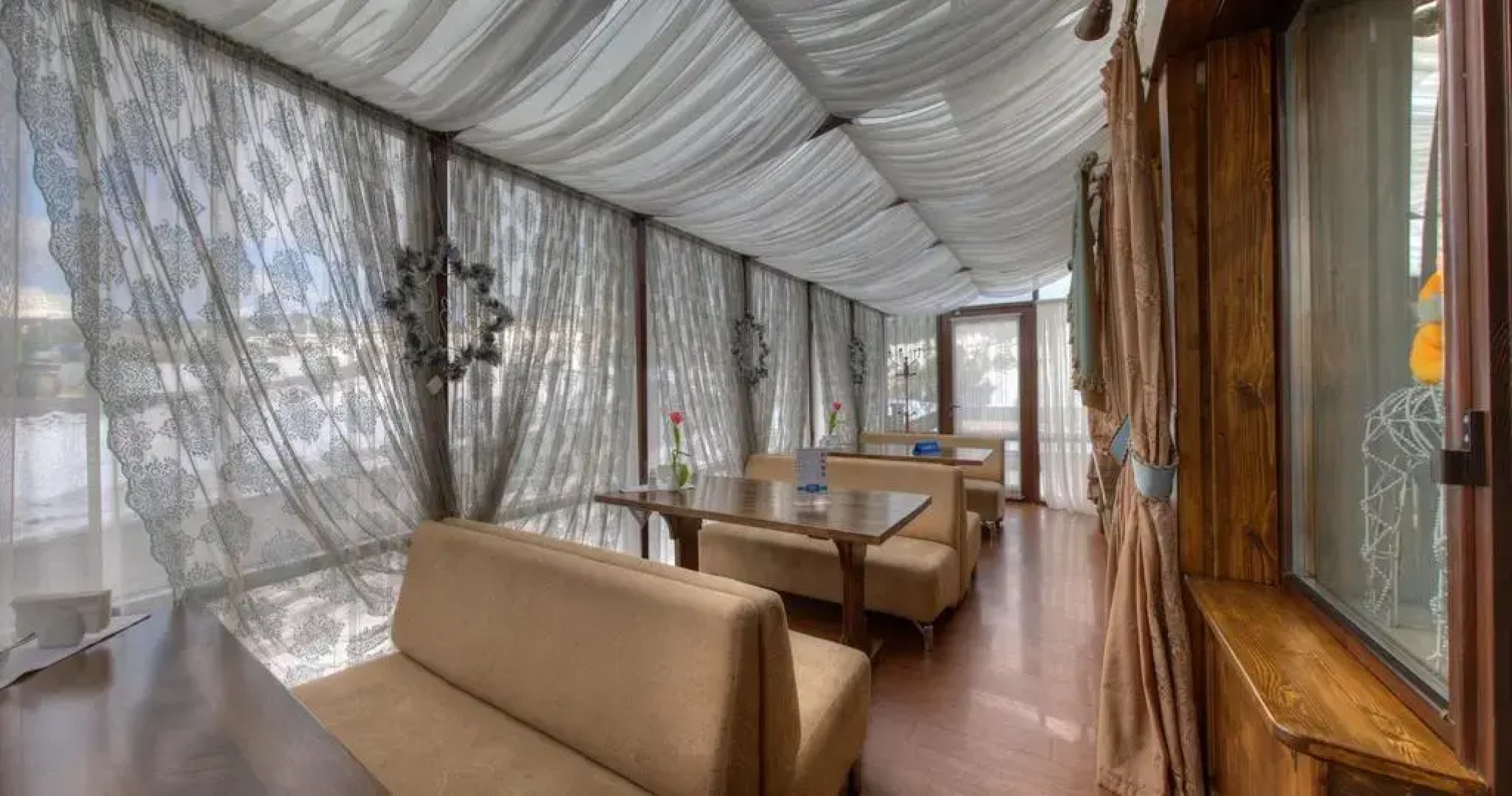 Tavel Hotel & SPA