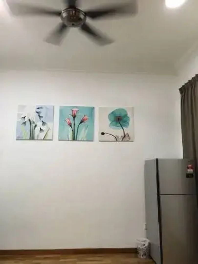 Shiny Homestay