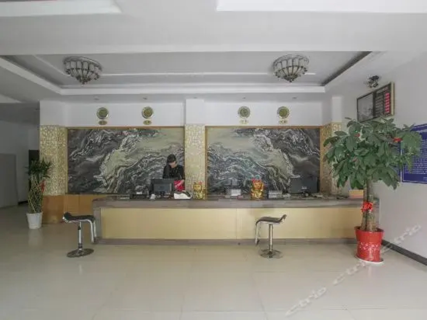 Penglai Business Hotel