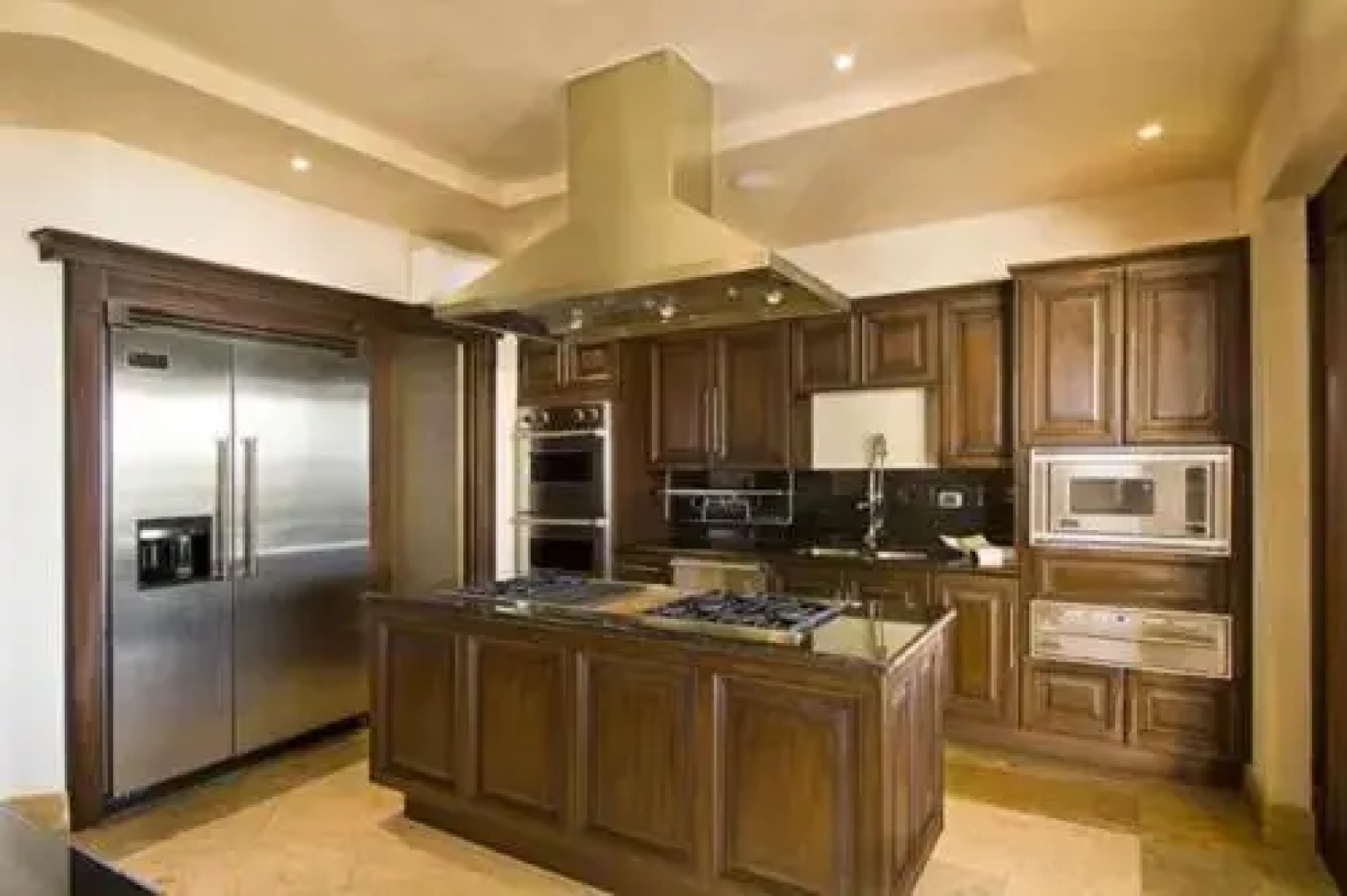 Spacious Luxury Beachfront Villa in Playa Flamingo