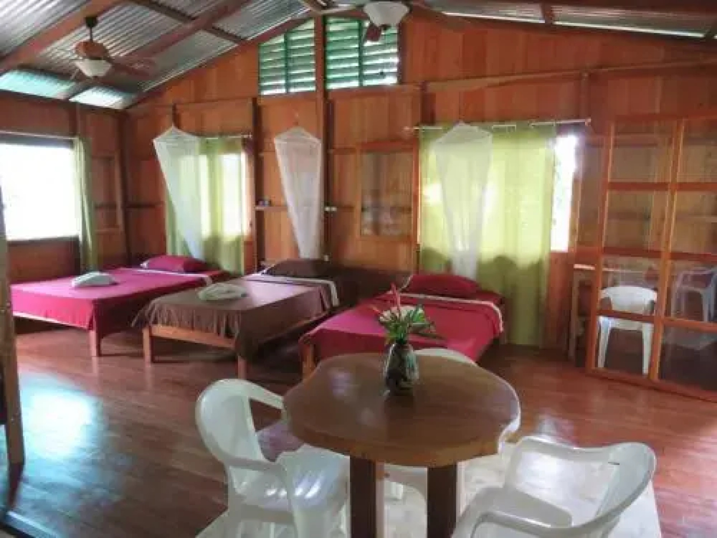 Cabañas Bajo Bosque Drake