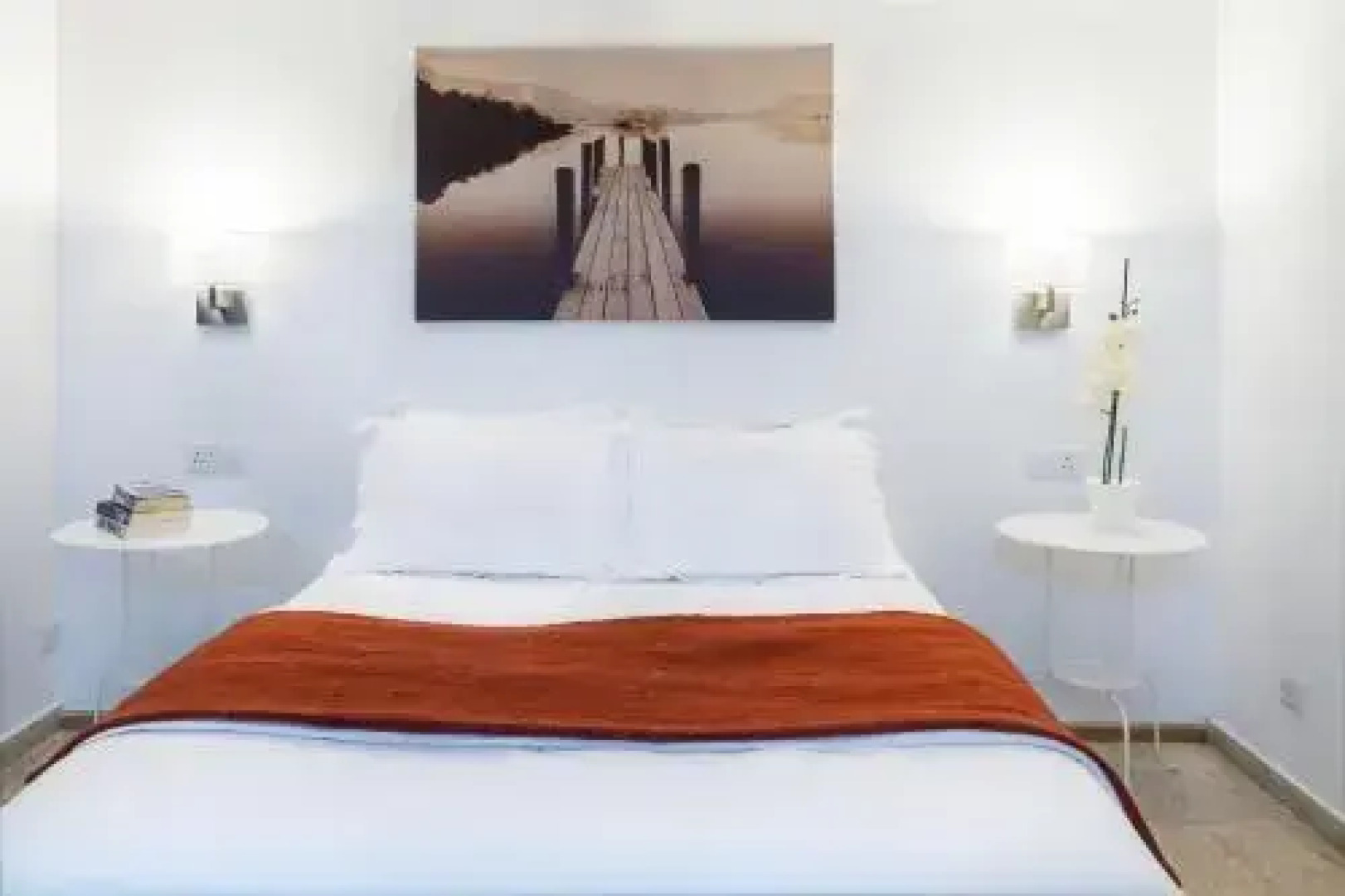 Silver Apartment 3