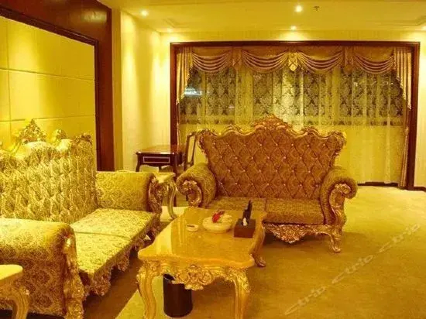 Brilliant Taojing Hotel