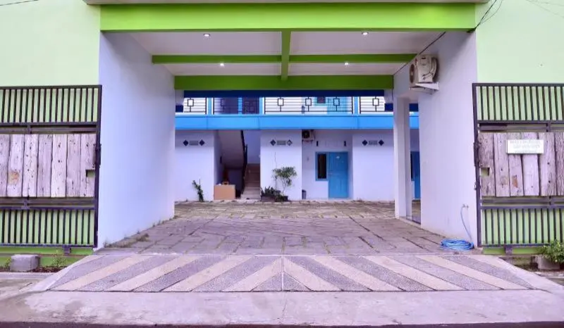 RedDoorz Syariah @ Kartohardjo Madiun