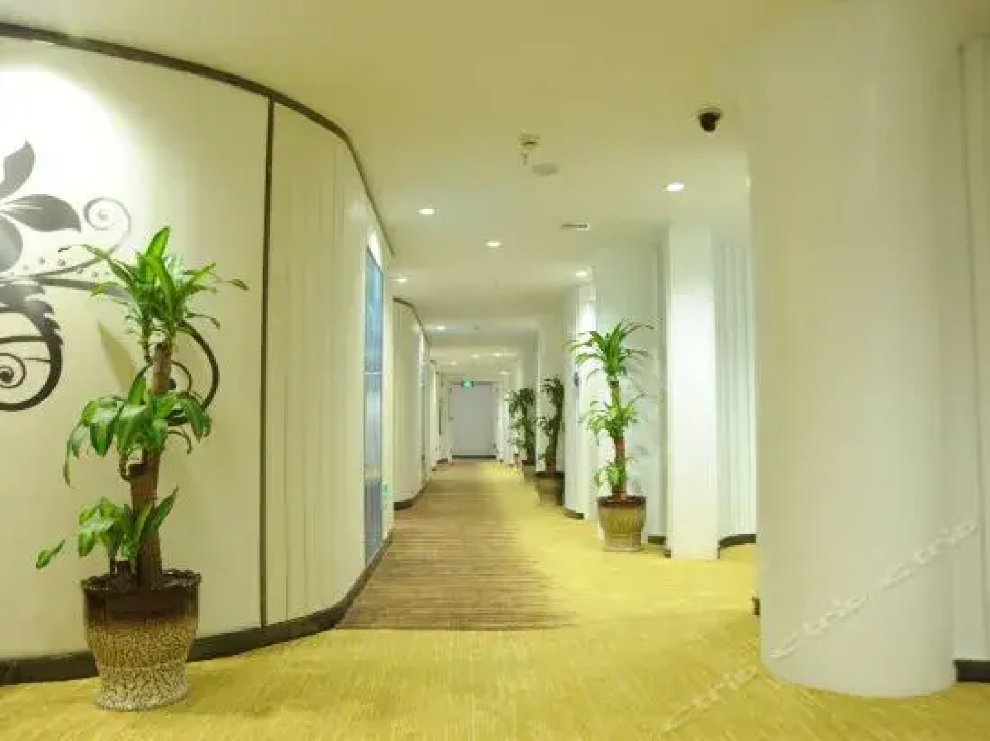 H Exquisite Hotel