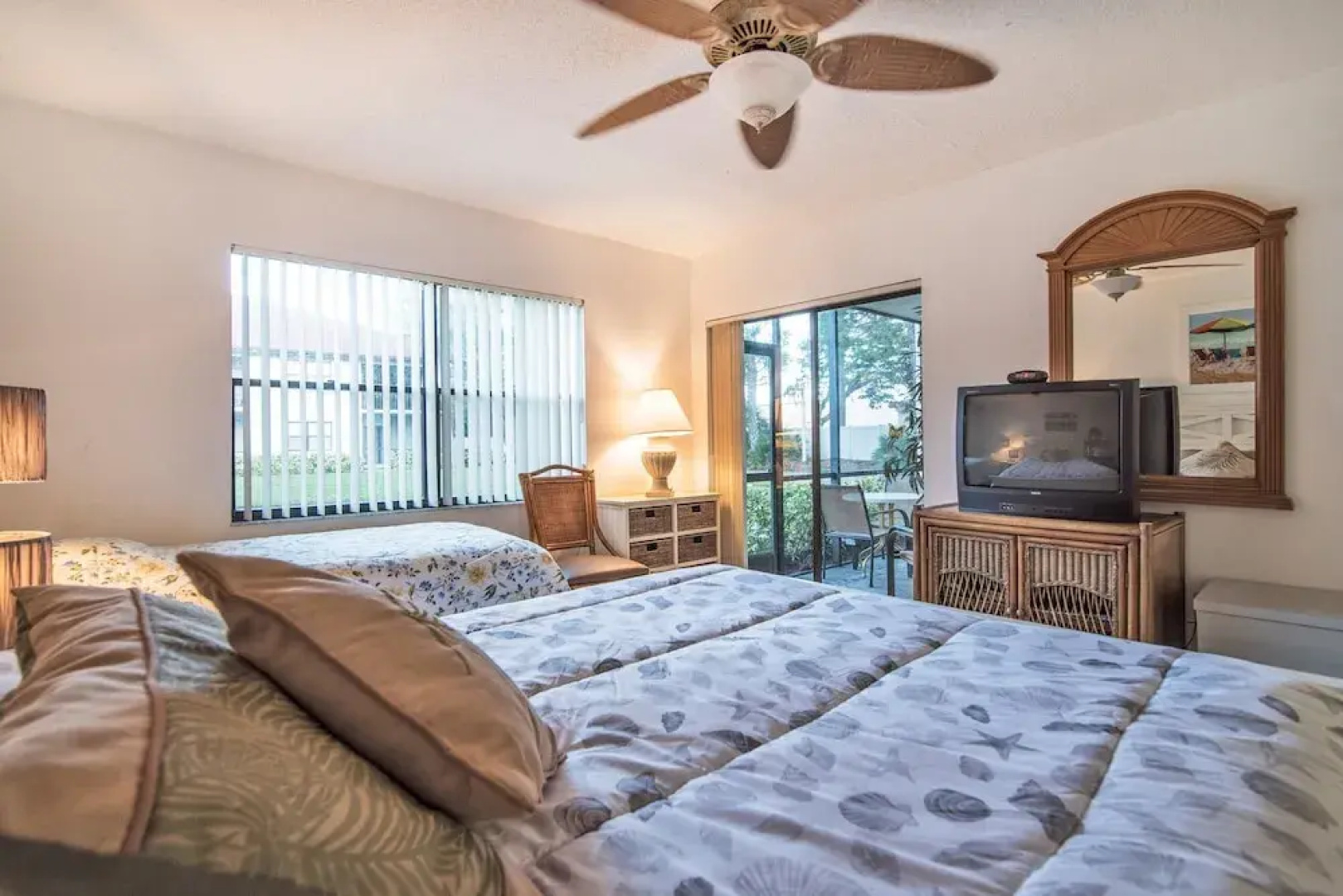 4515 Shorewalk Updated First Floor Condo