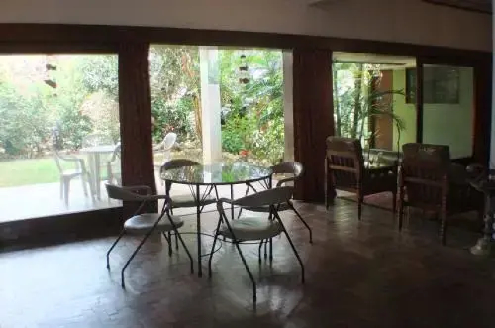 Lake Round Residence