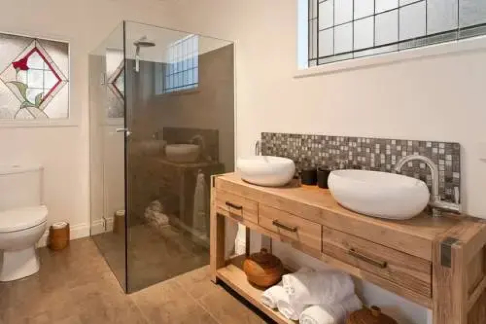 Luxury Retreat Just Above The Beach - The BeachNest