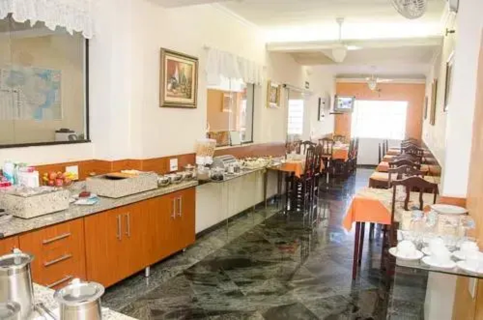 Lelis Hotel