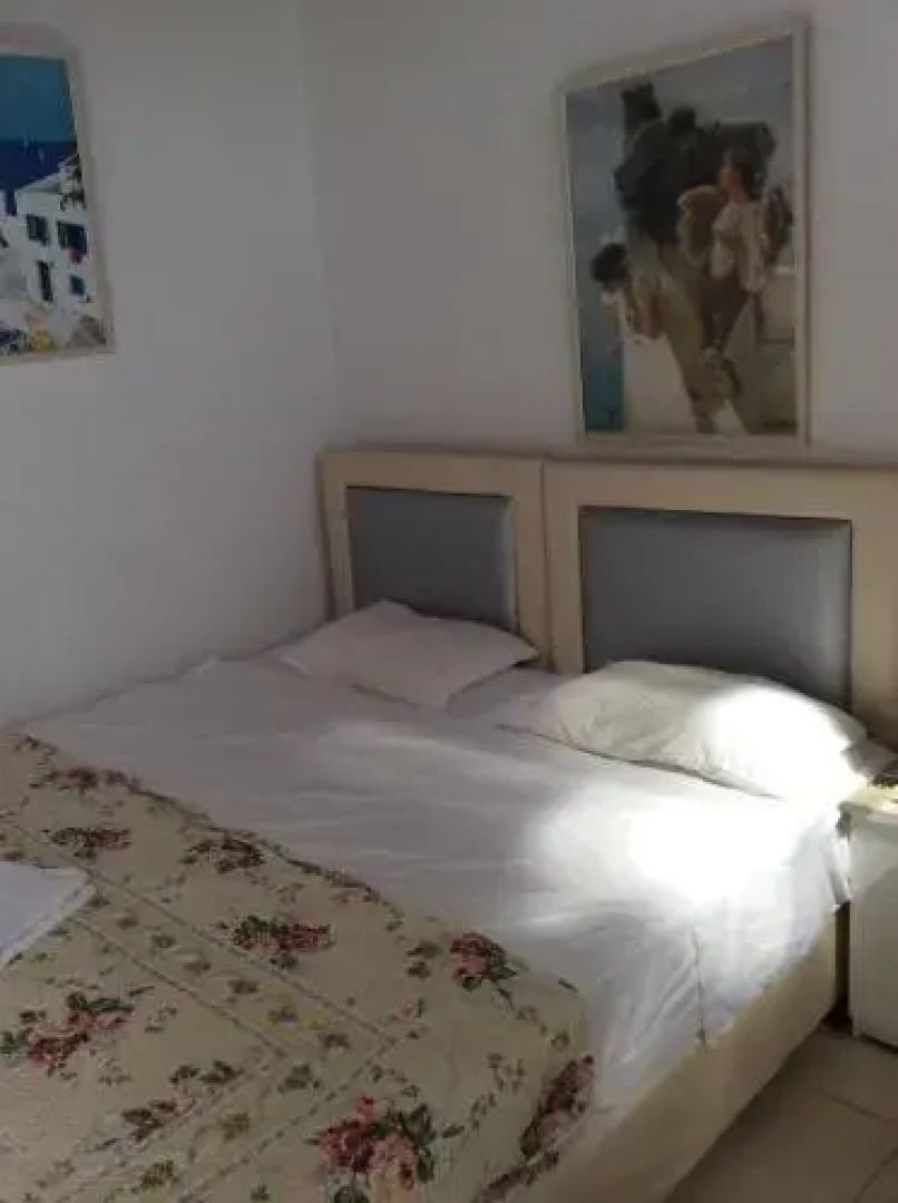 Liana Rooms