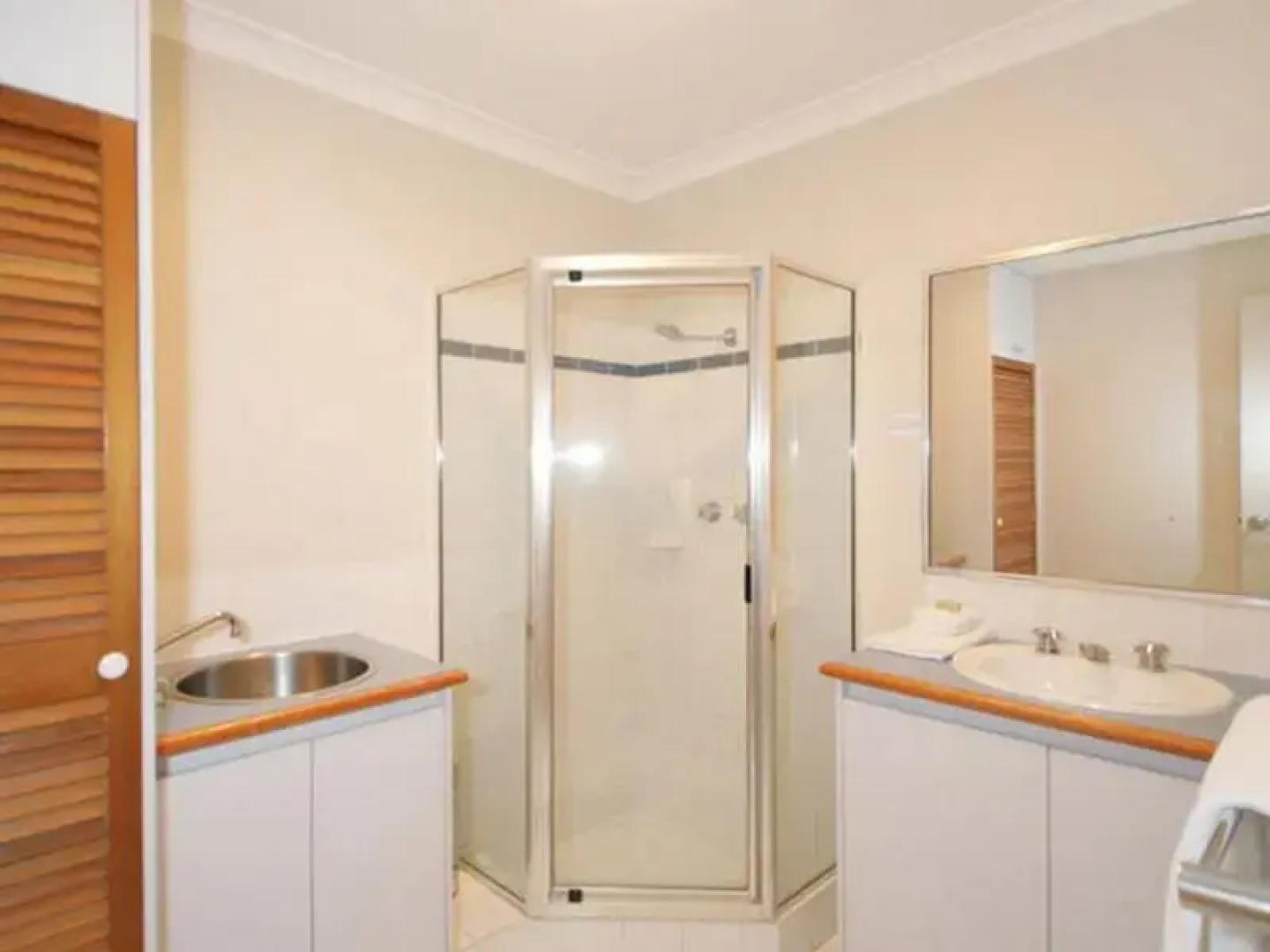 Scarborough Beach Front Resort - Shell Seven