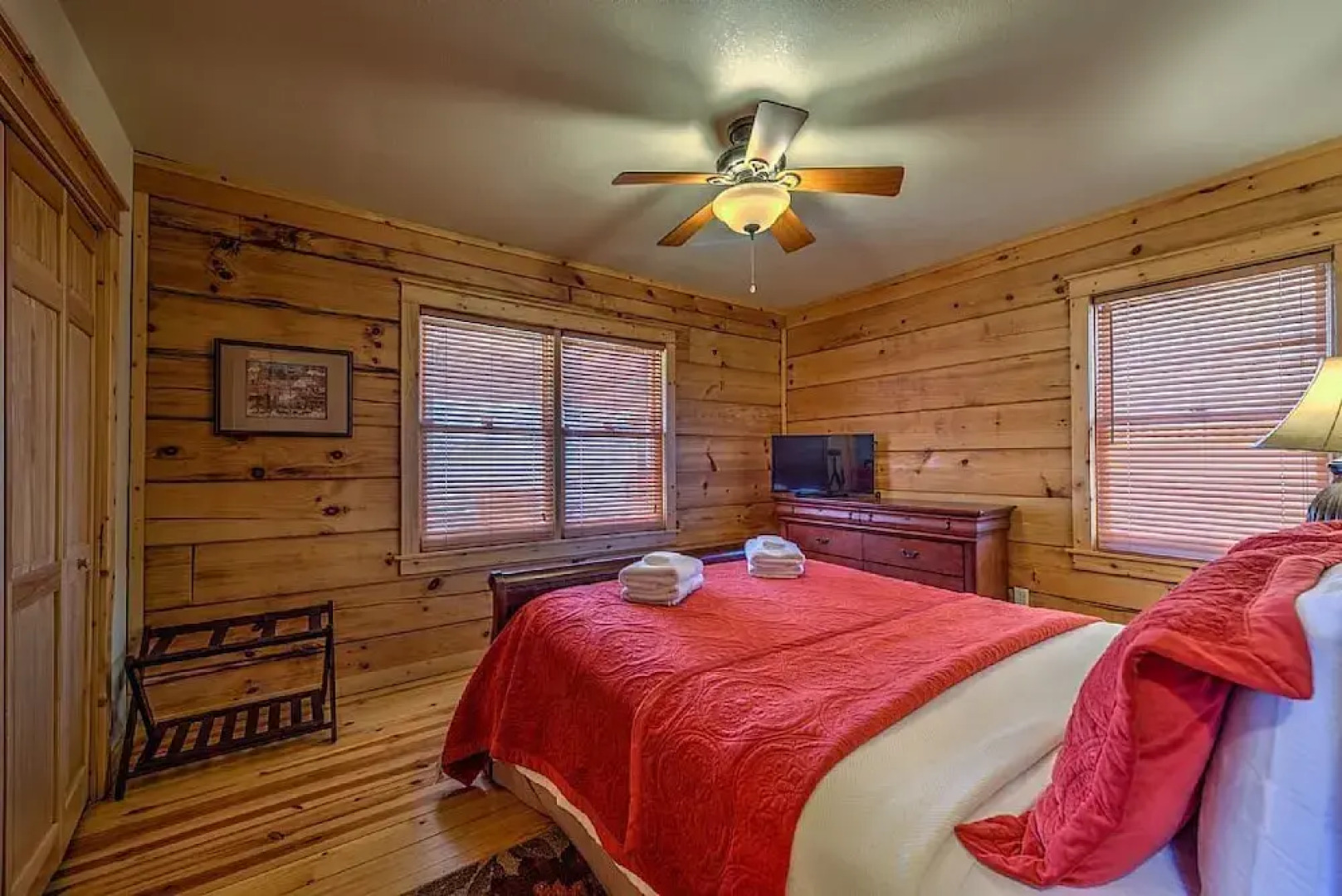 Hide-A-Way Cabin - 4 Br Cabin