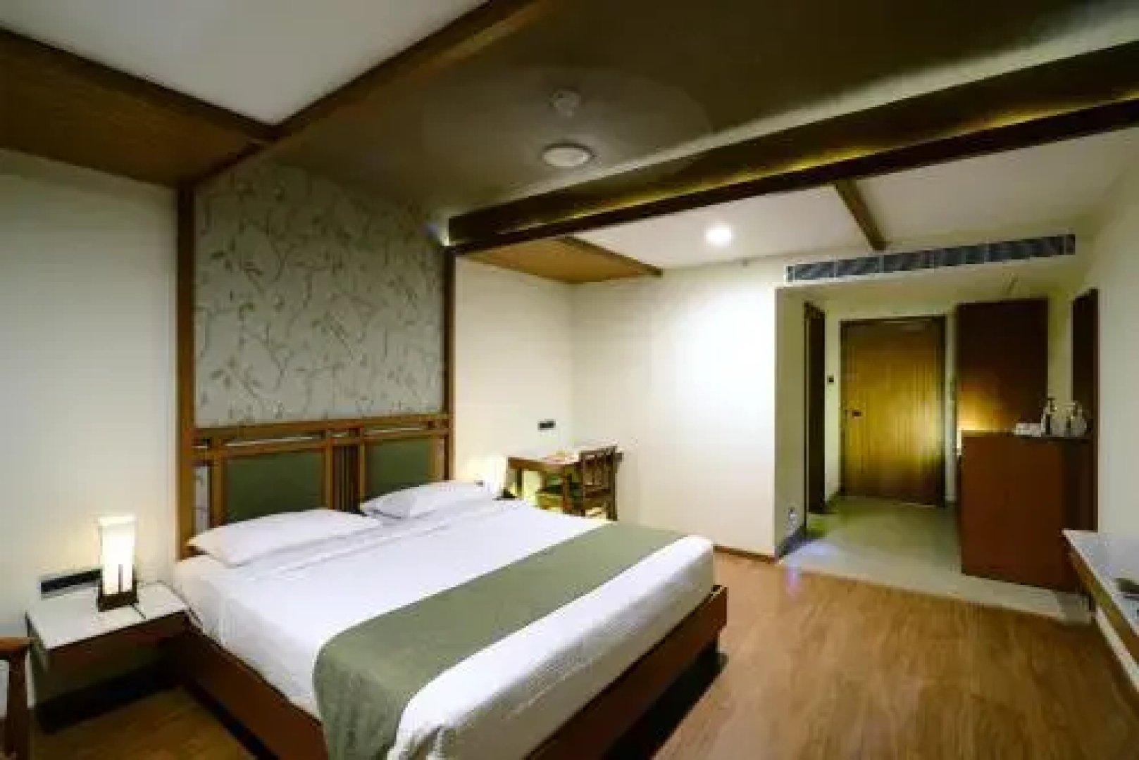 OYO Premium Jubilee Hills