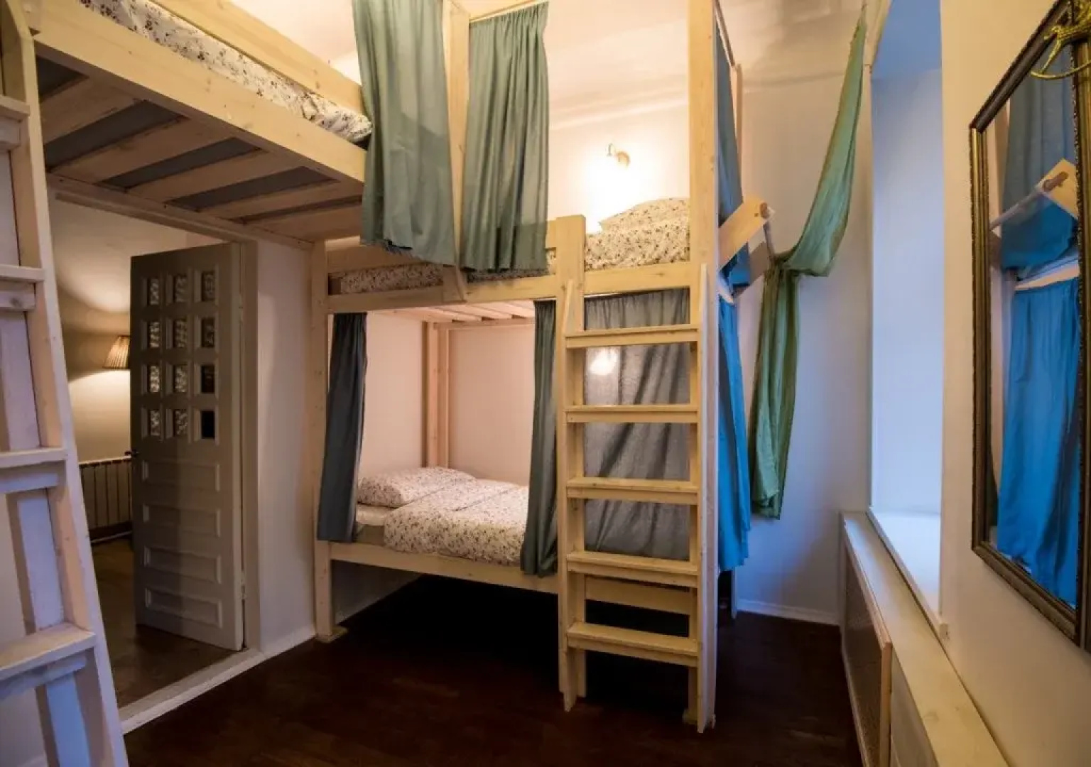 Generique Hostel