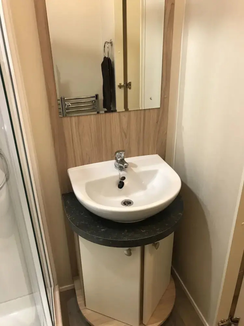Luxury Lodge Embo