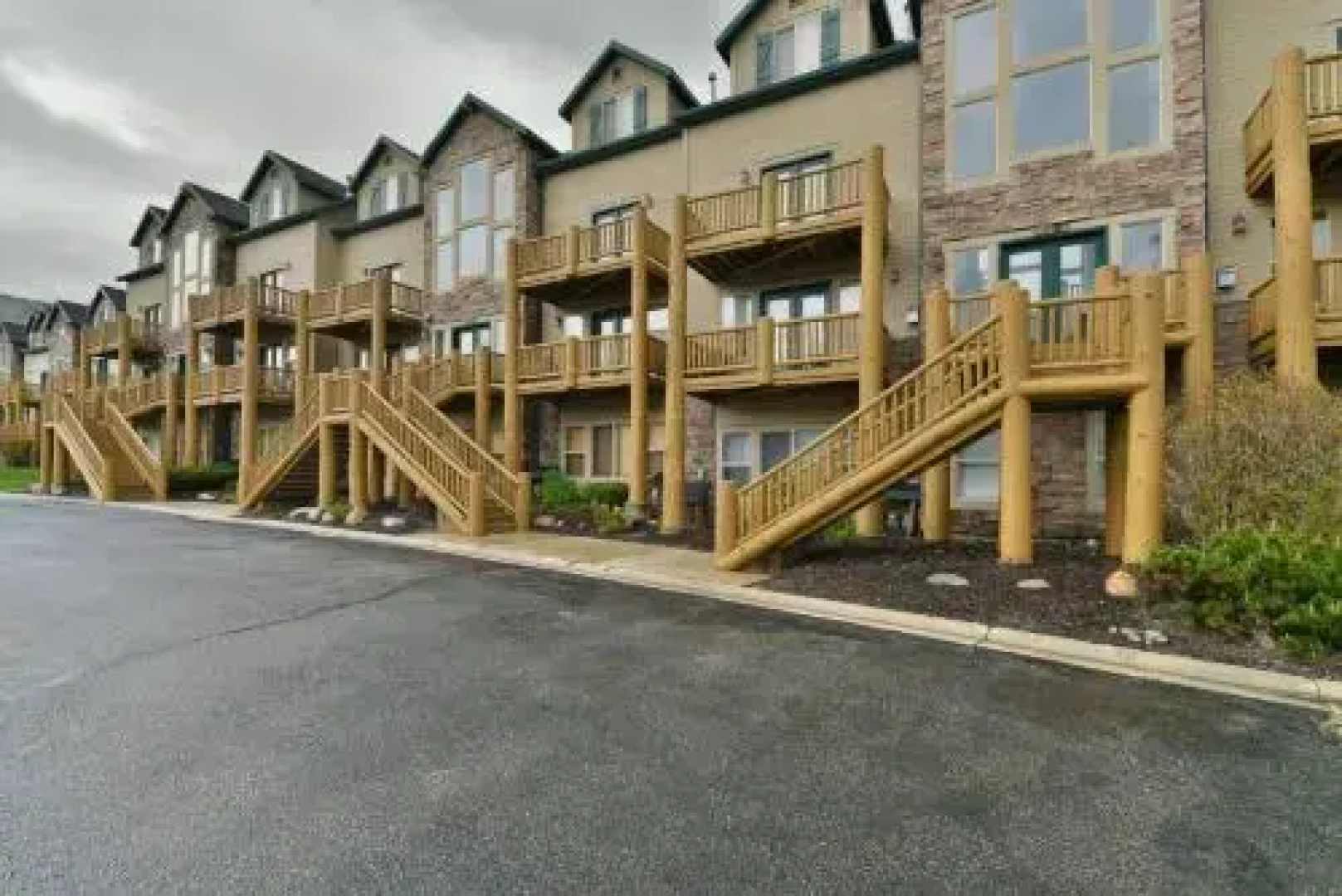 Moose Hollow Condo #1206 at Wolf Creek Resort Near Powder Mountain, Snowbasin, Nordic Valley And Pineview in Eden Utah