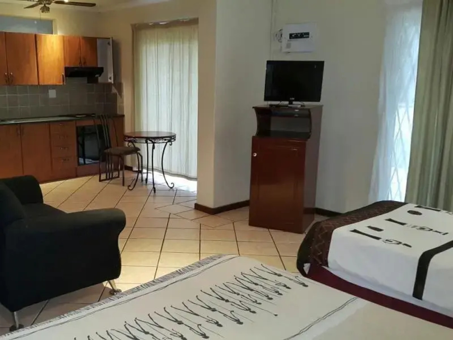 Golden Rose Lodge