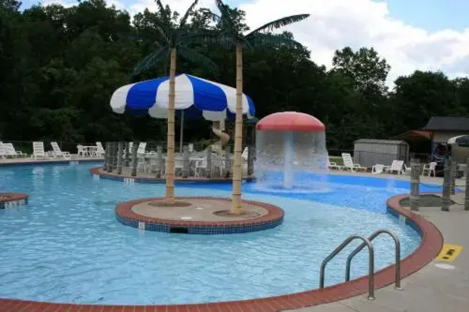 Scotrun Camping Resort Deluxe Park Model 5