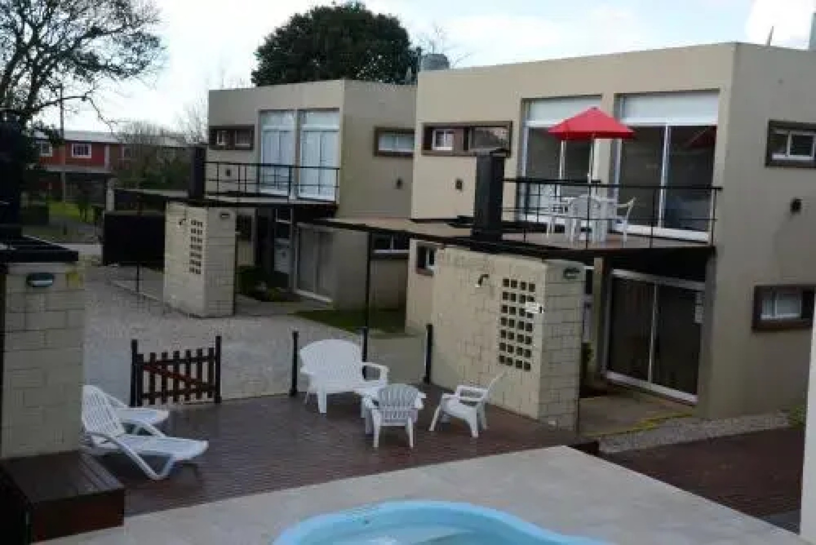 Laguna Park Duplex & Suites