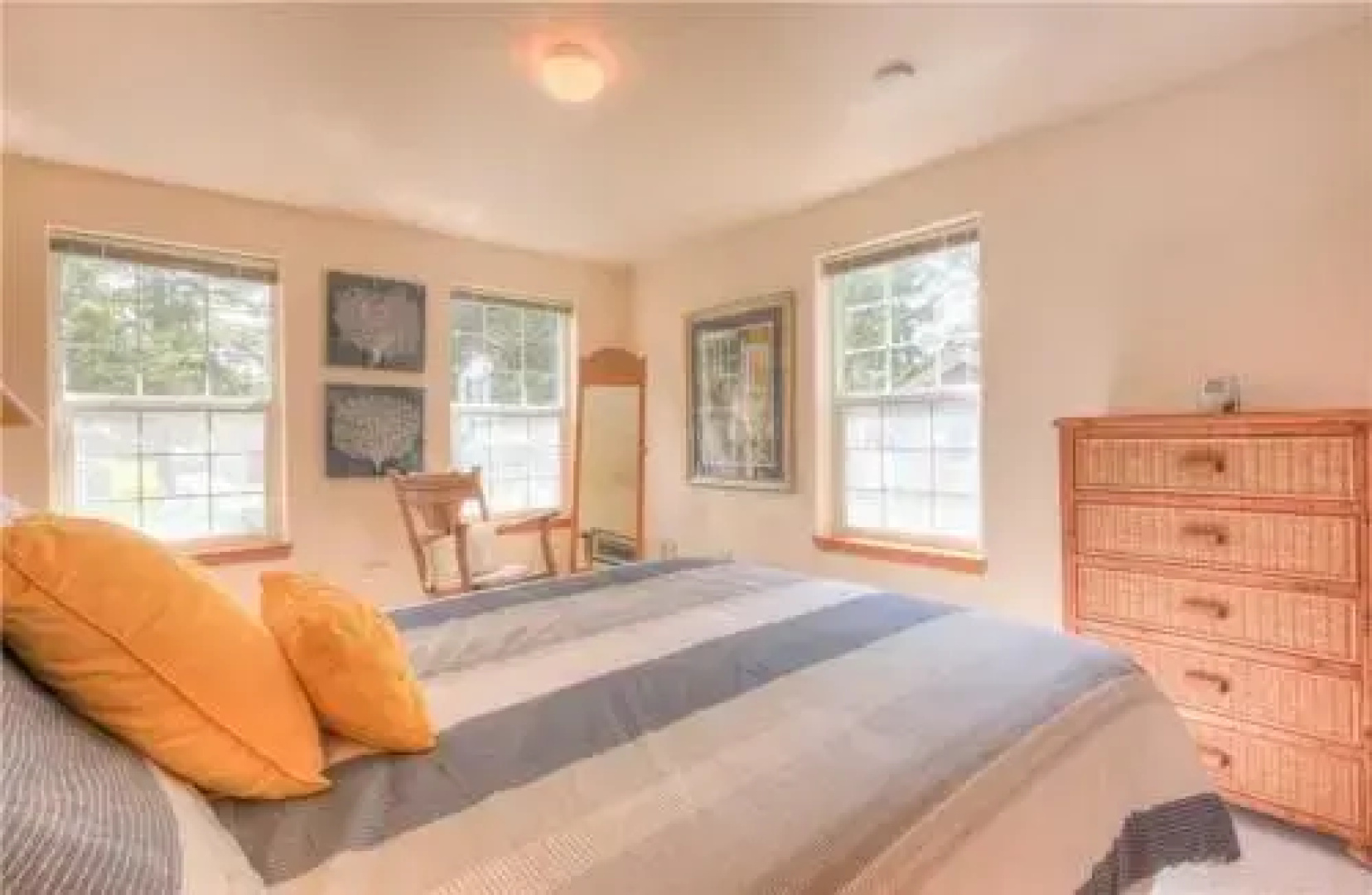 Ava's Sunny Delight - 3 Br Home