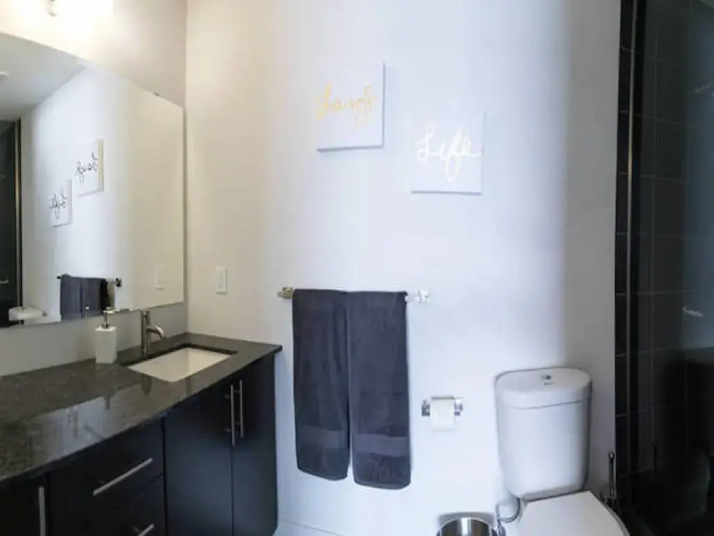 LM Stays - Condo in the Glebe