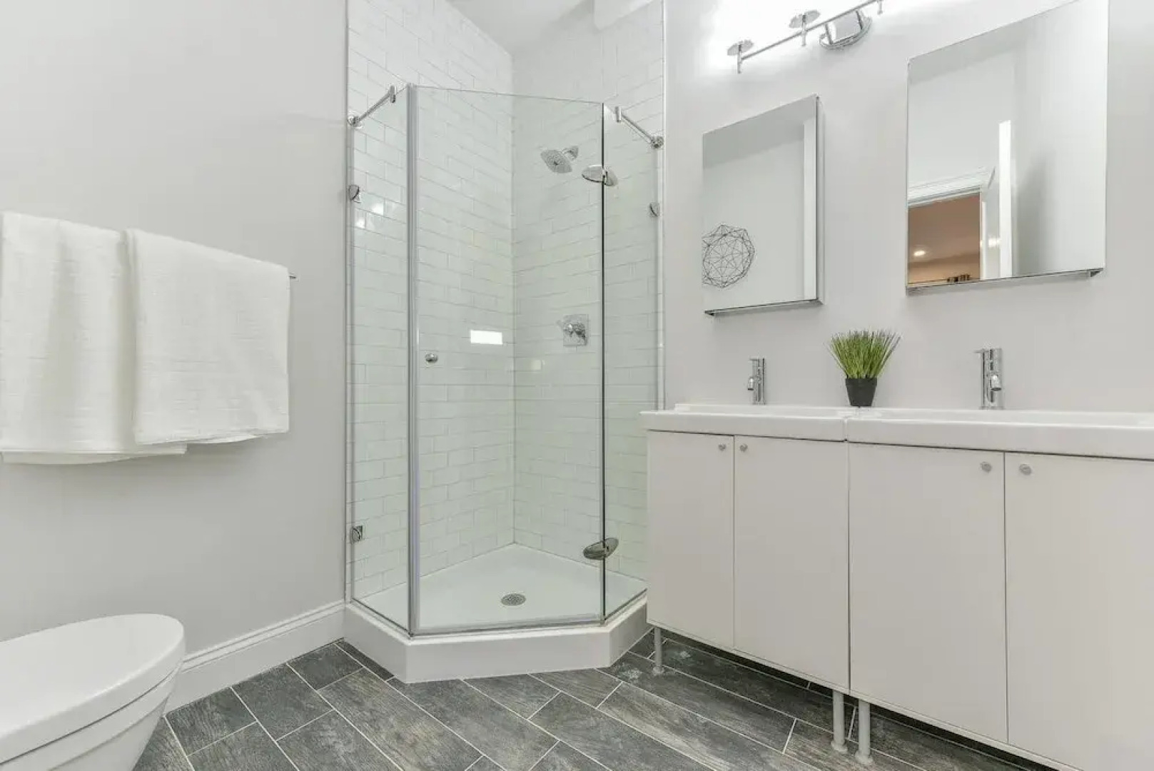 Gorgeous 4BR Apt in North End by Domio