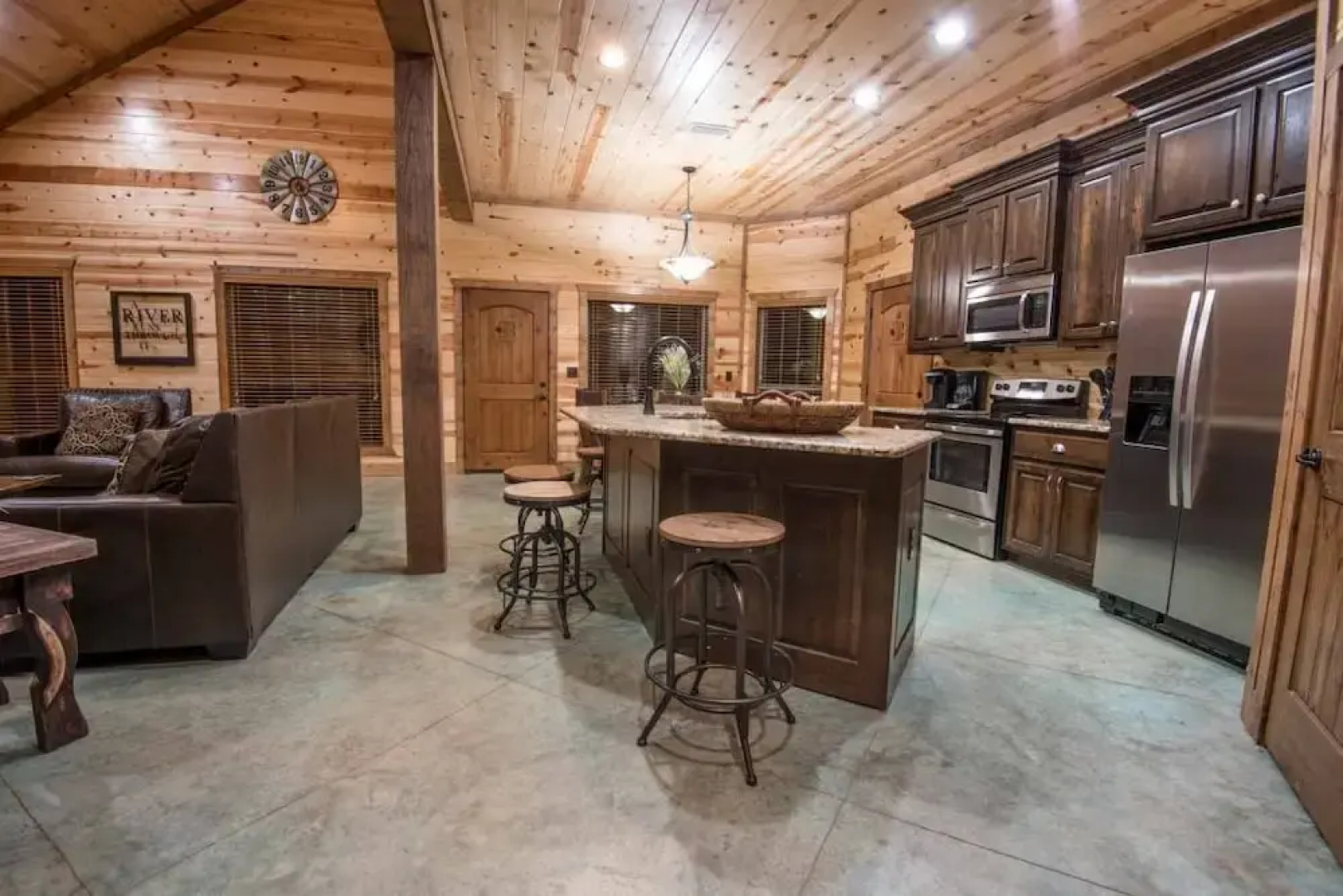 A River Runs Through It Lodge - 4 Br Cabin