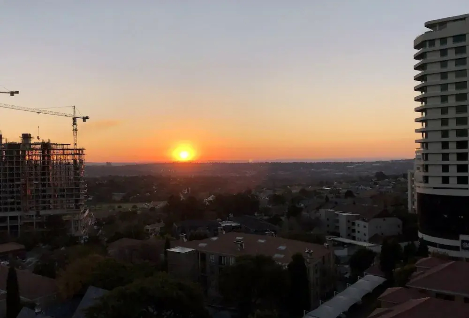Sandton Skye Suite 604