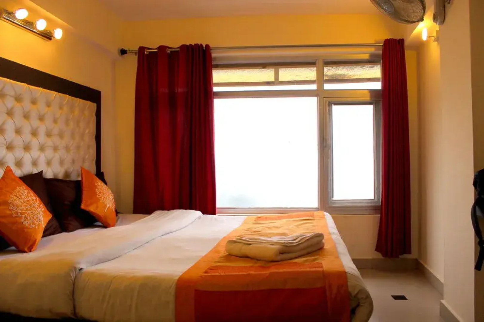 OYO 1045 Hotel Ashirward