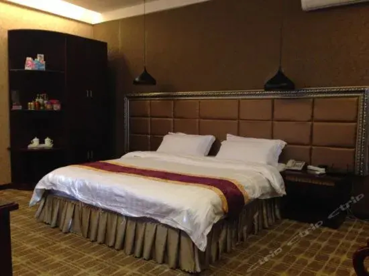 Xinhua Business Hotel