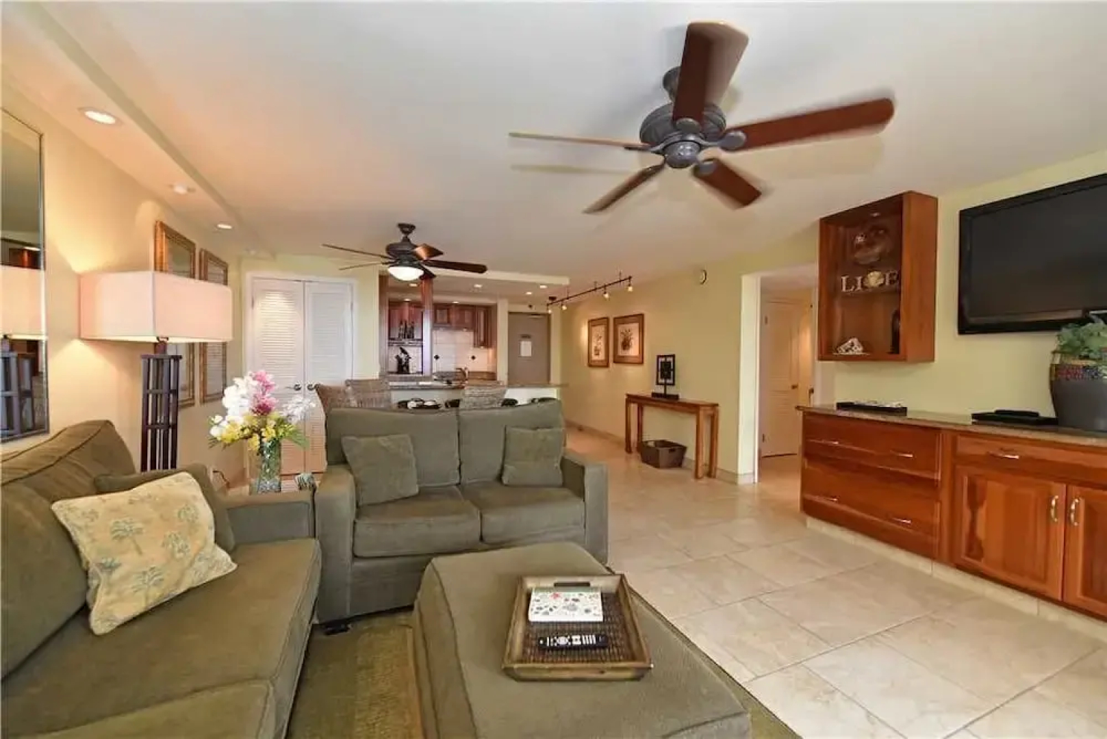 Valley Isle #1203 2 Bedroom Condo by RedAwning