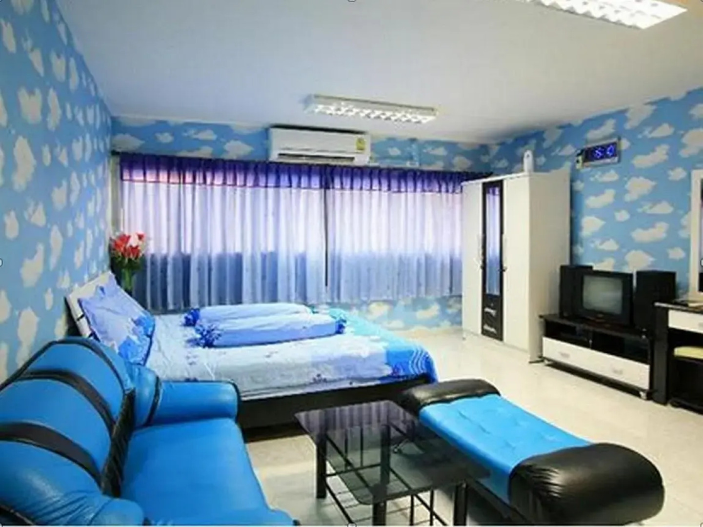 Deluxe at Popular Condo