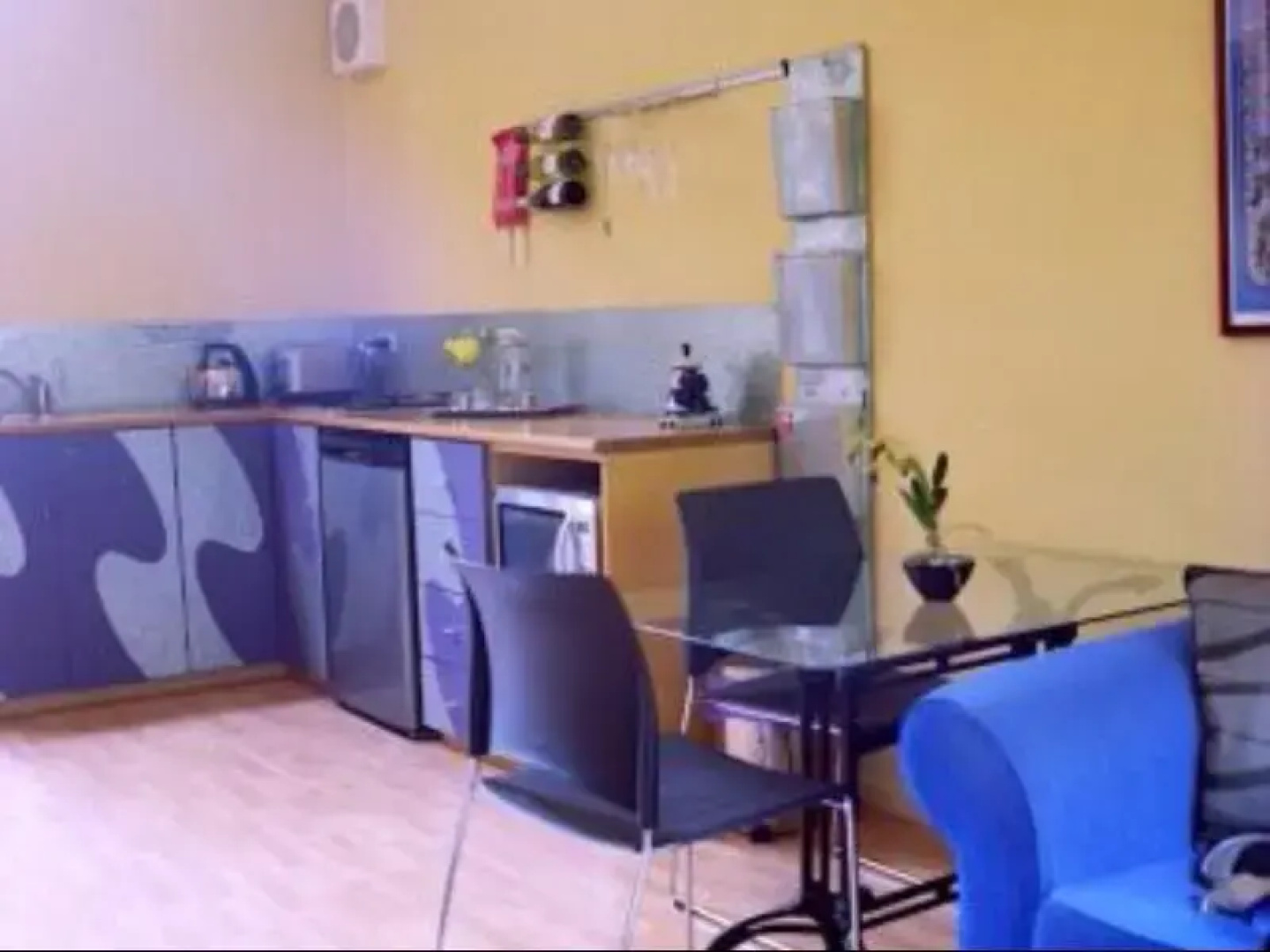 Earle Street Apartment