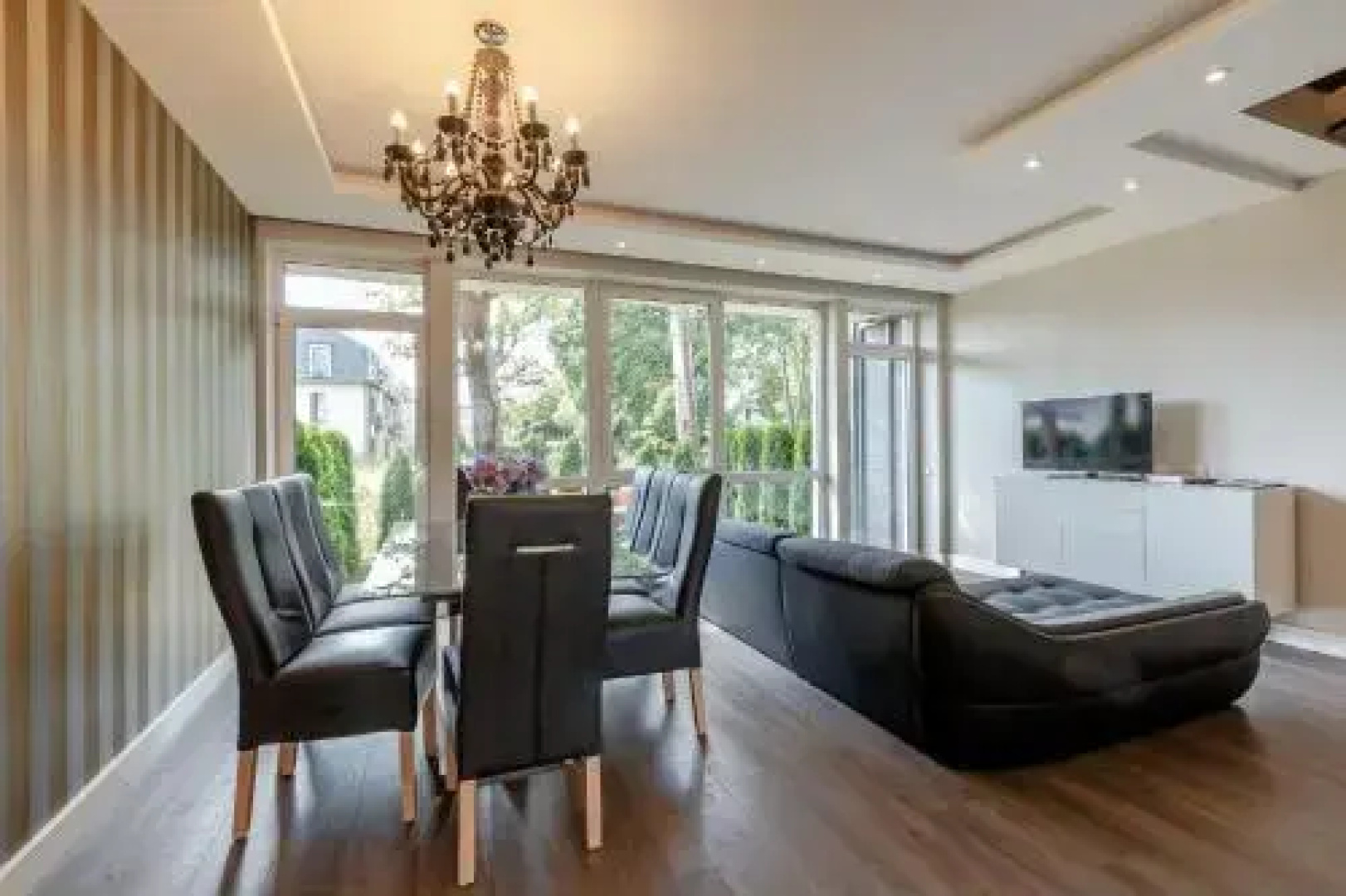 Amber Diamond - 3 Level Townhouse