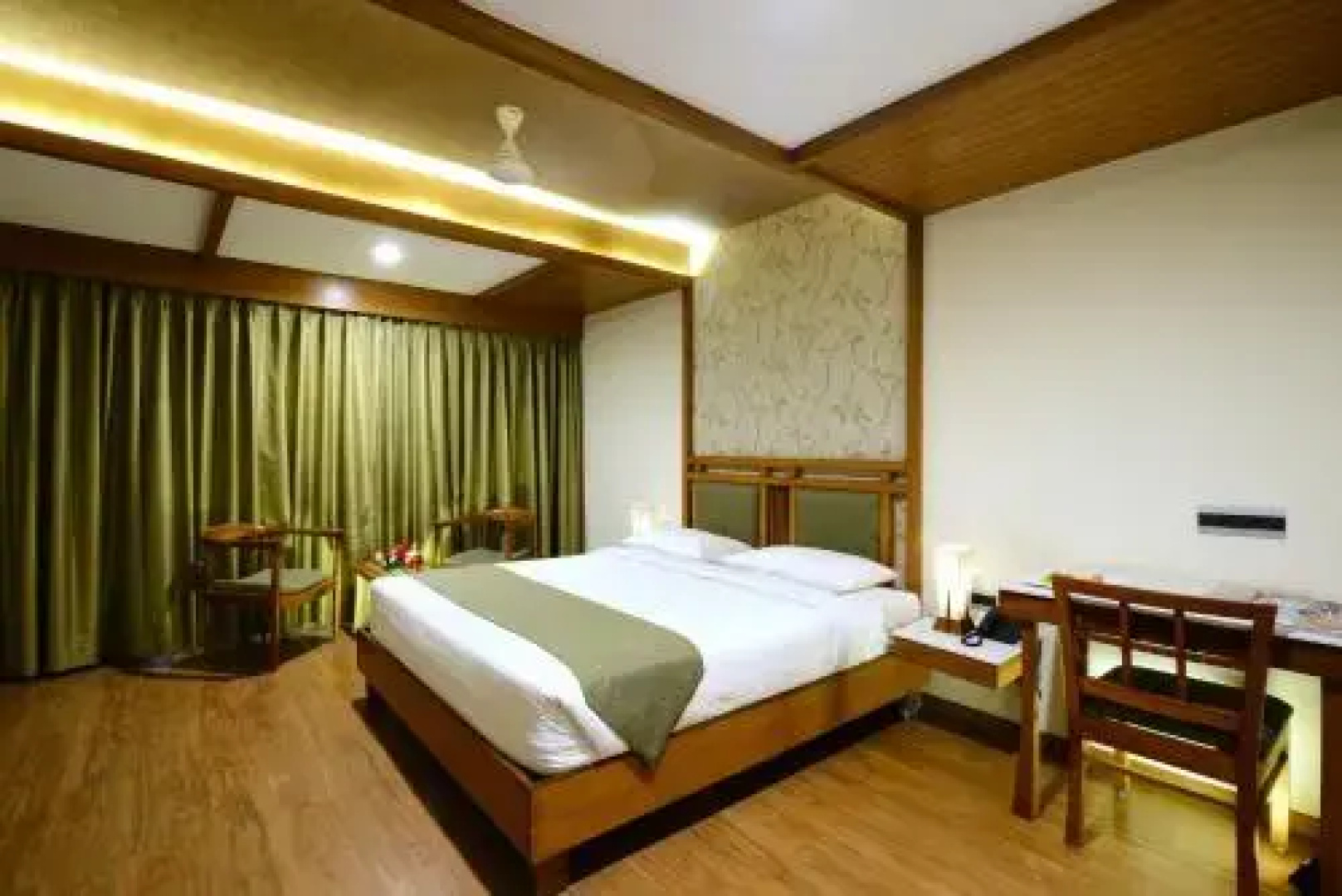 OYO Premium Jubilee Hills
