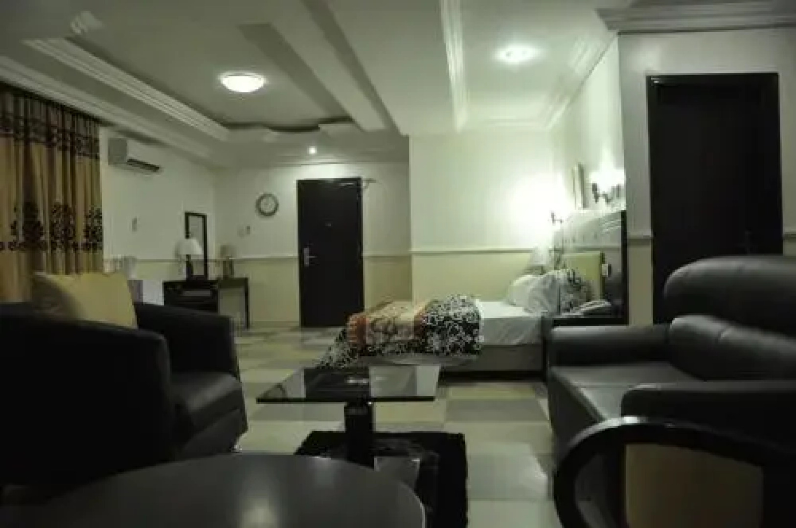 Randekhi Royal Hotel - Gold Wing