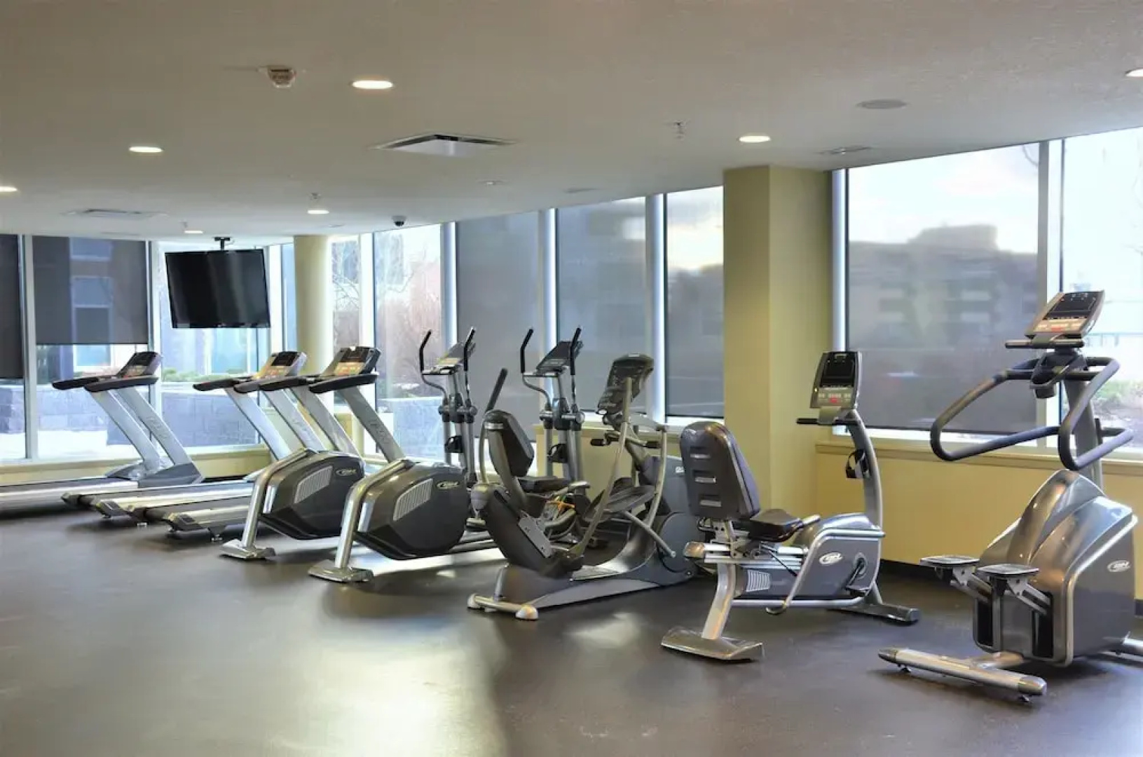 Executive Suites by Roseman - Allura