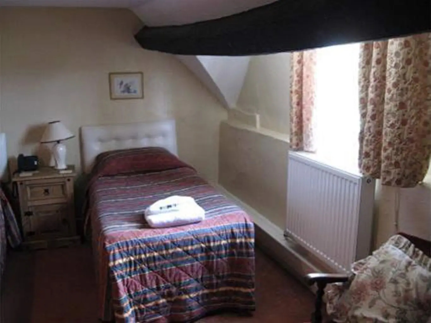 Red Lion & Cellar Room Hotel