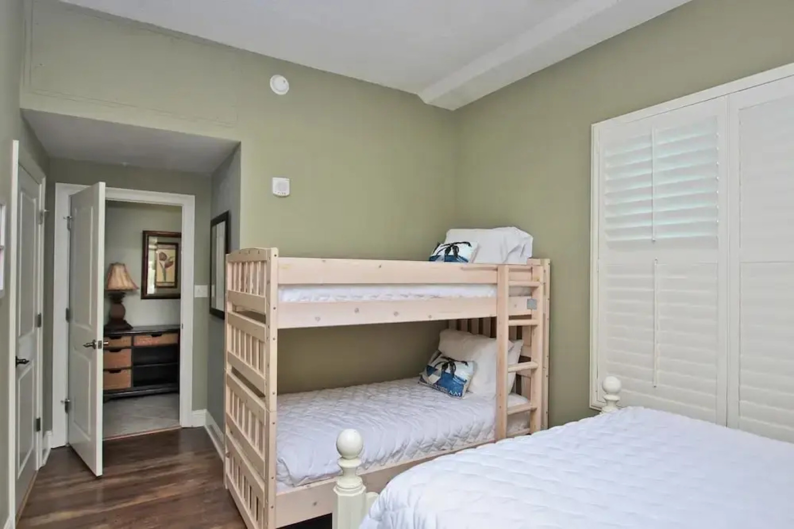 Wharf 405 - 2 Br condo