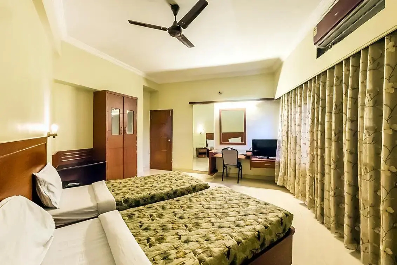 Hotel Pavani Residency