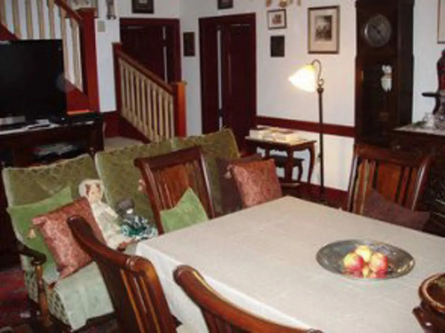 Historic Schoeneck Hotel B&B