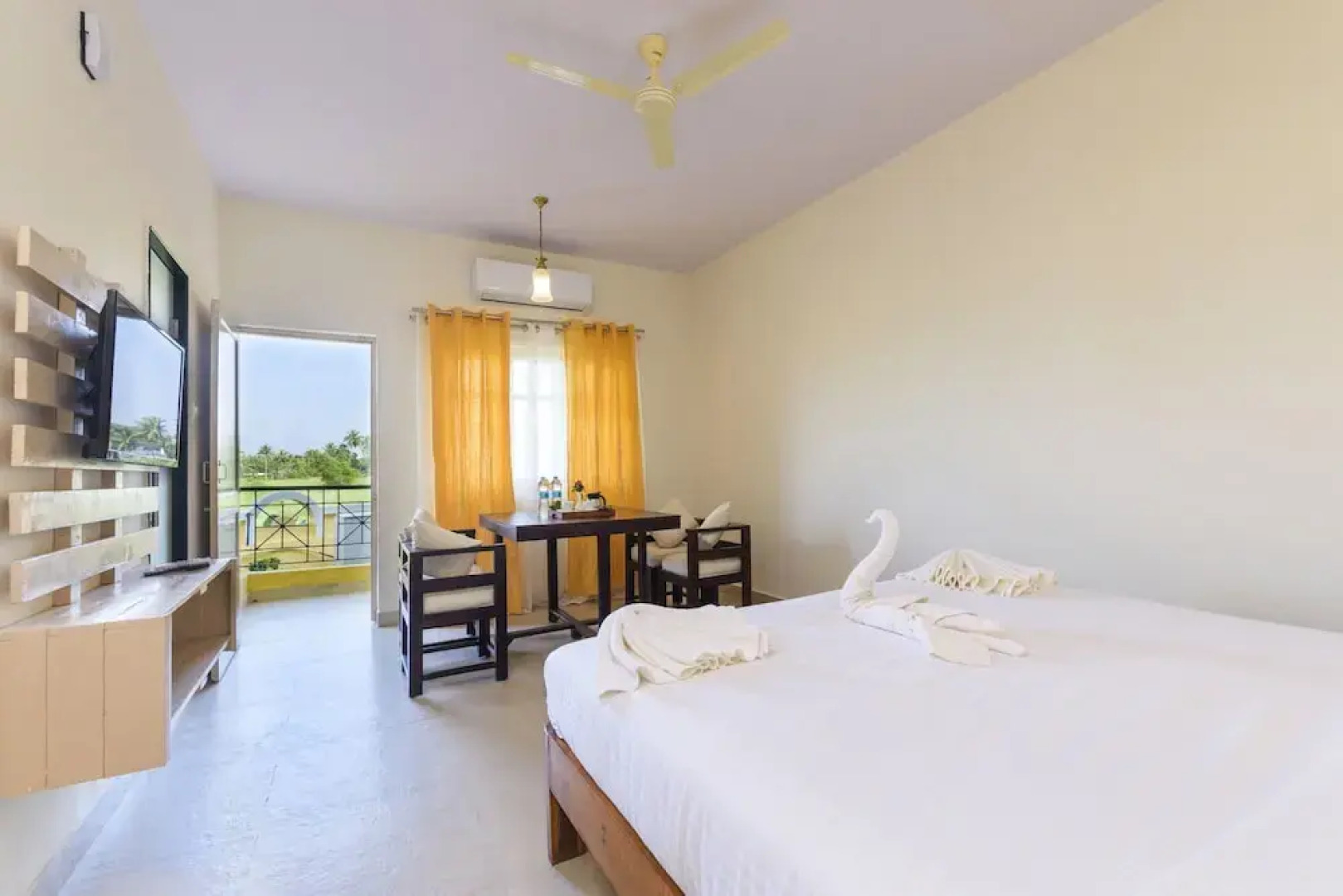 OYO 10956 Oliva Resorts