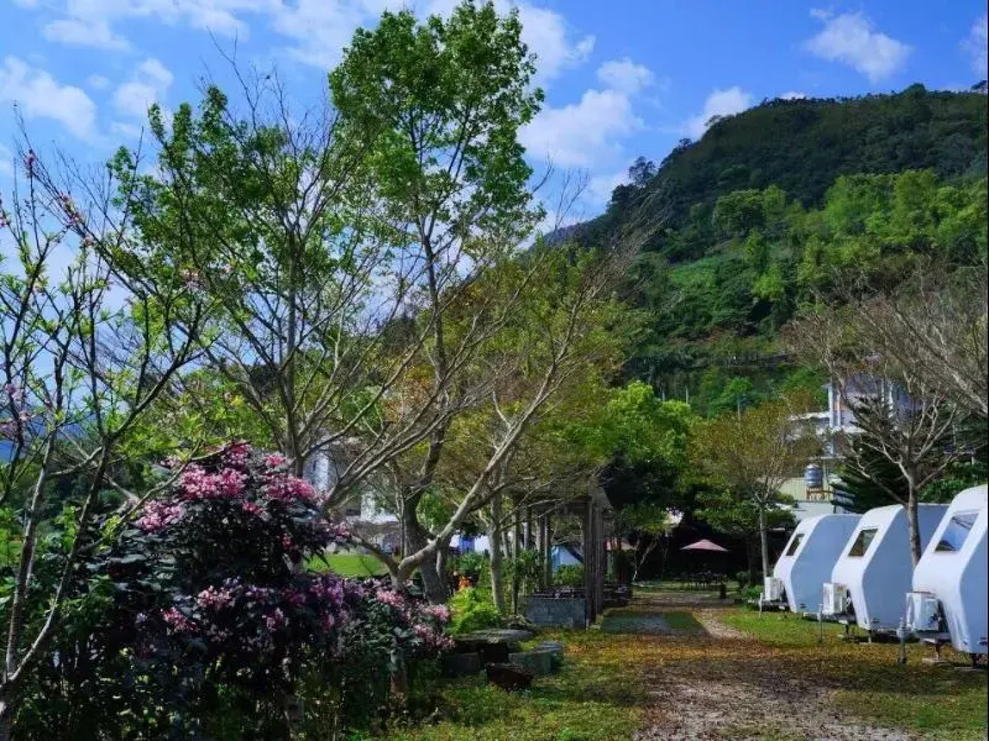 Lake-House Resort