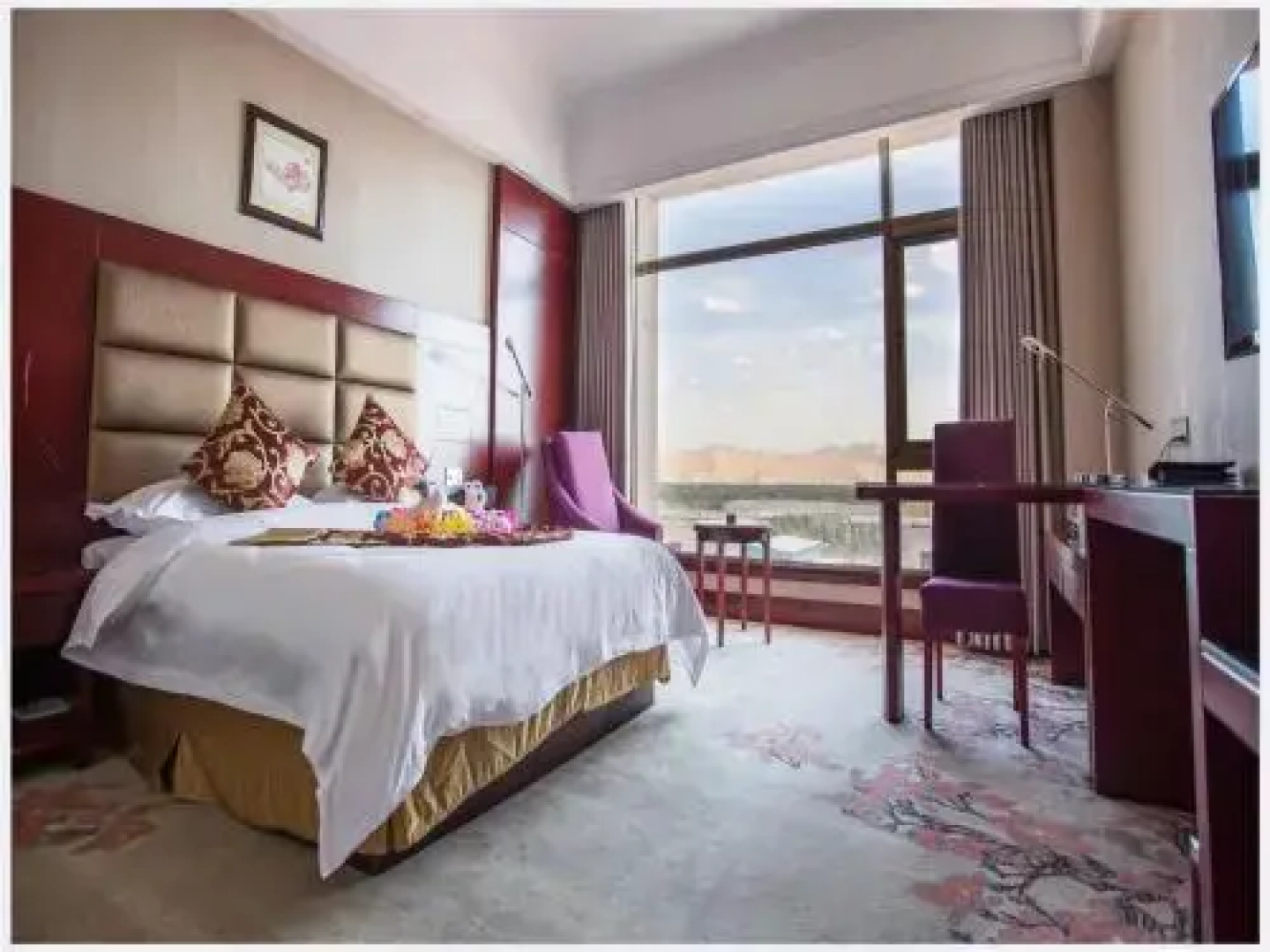 Dunhuang Silk Road Yiyuan Hotel