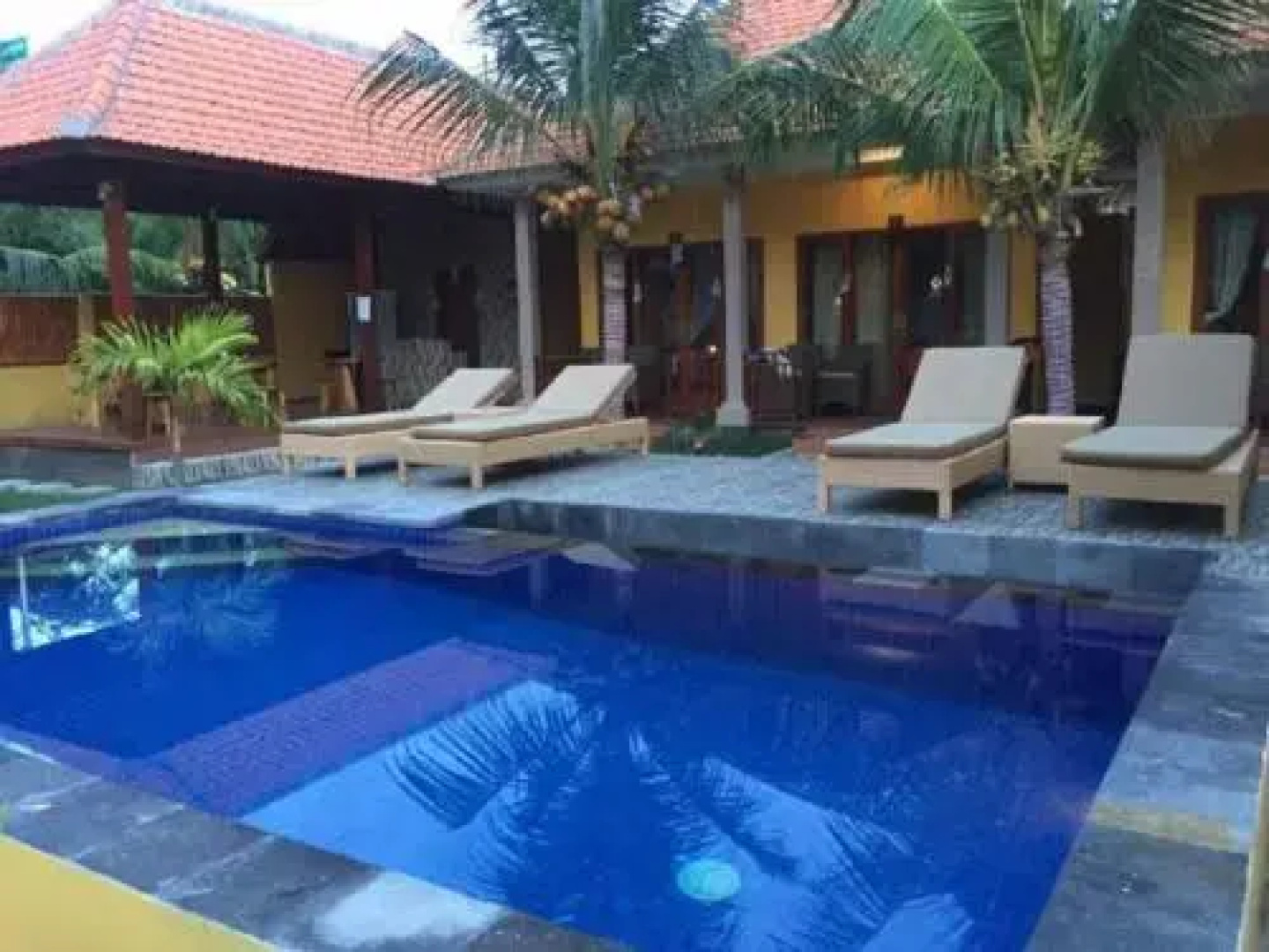 Yellow Bridge Homestay