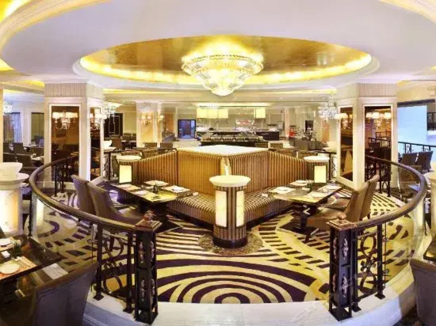 Royal Hotel