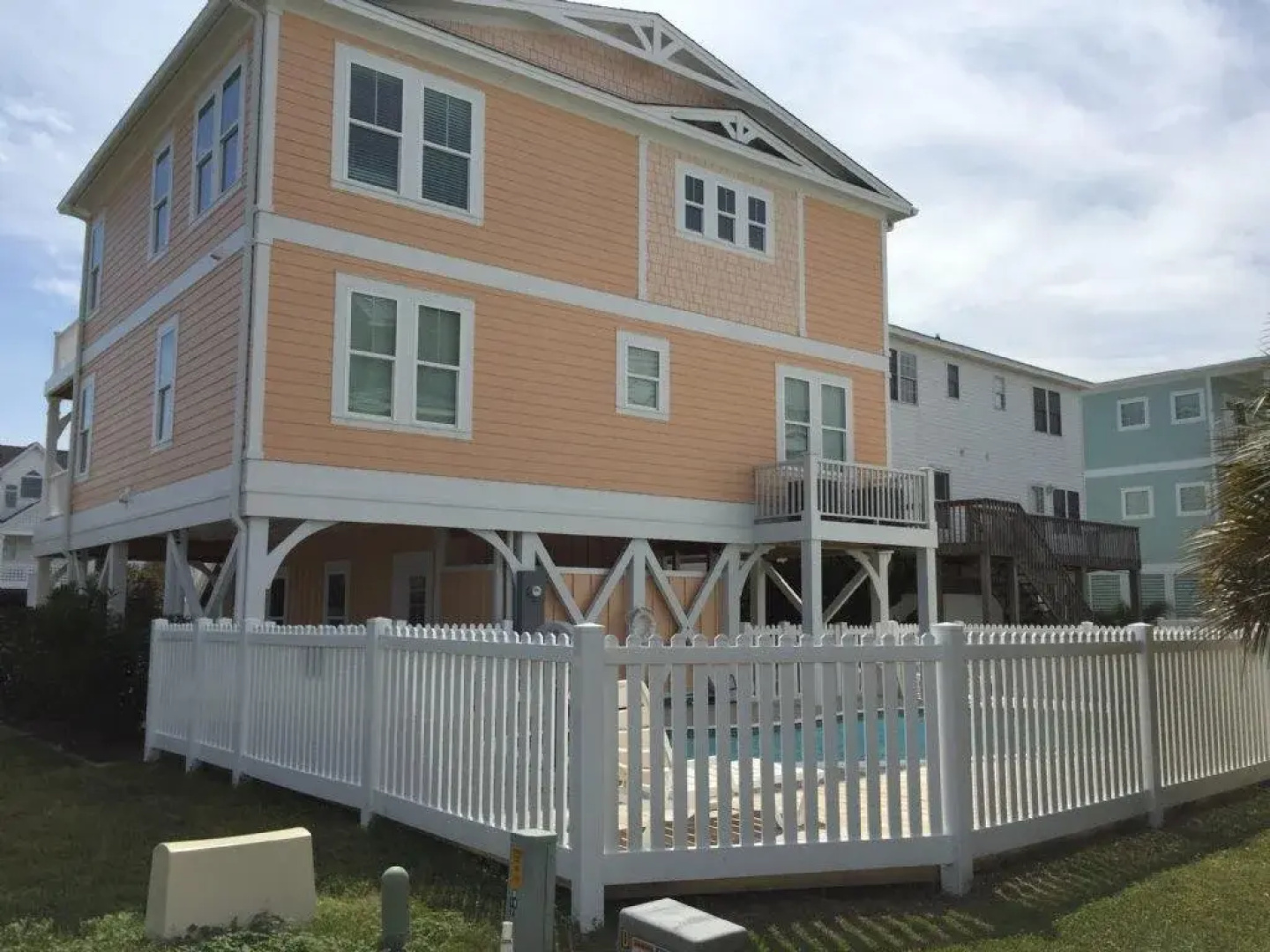 Fishers By The Sea 4 Bedroom Home by RedAwning