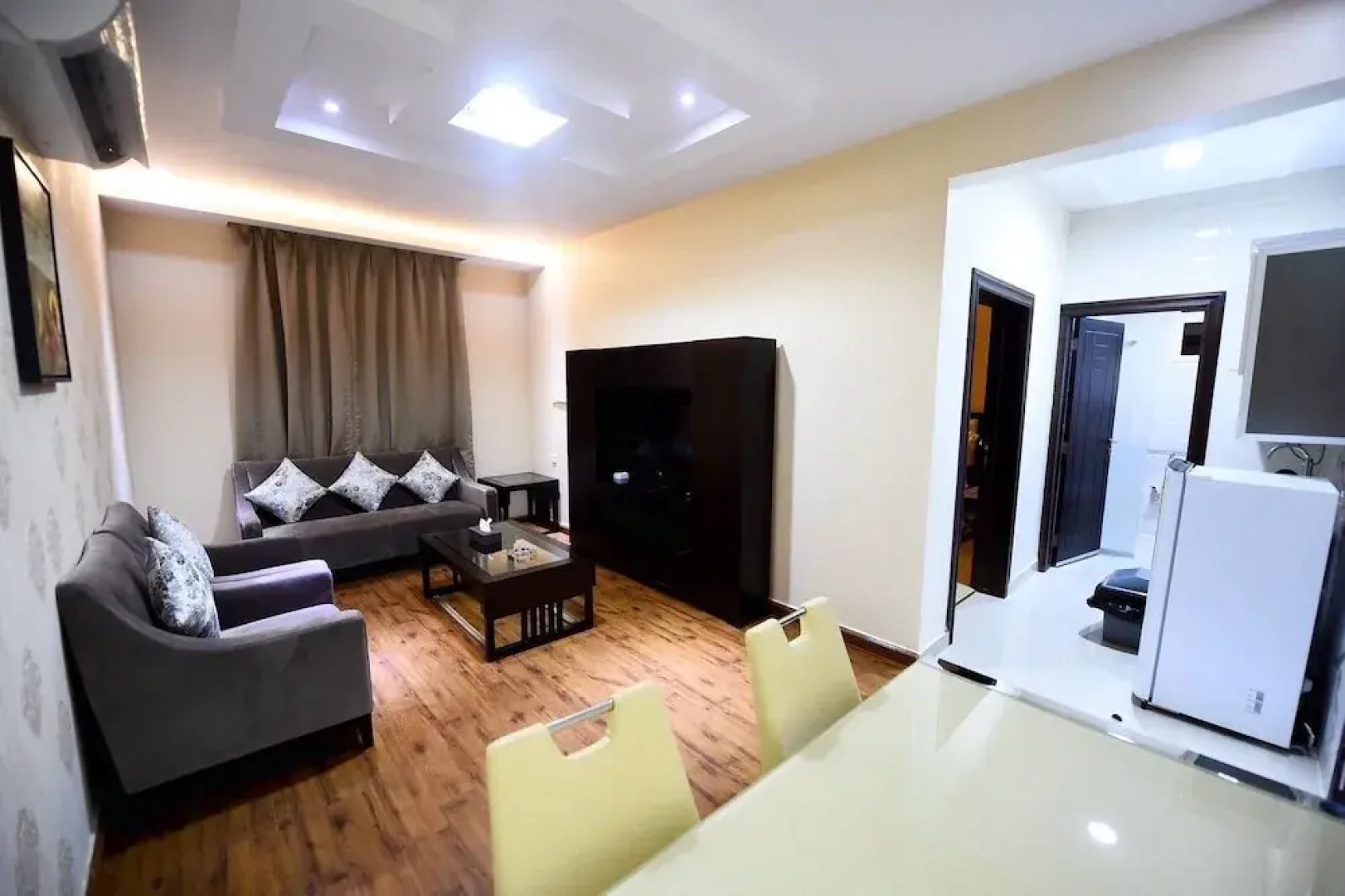 Qasr Al Abrar Furnished Units