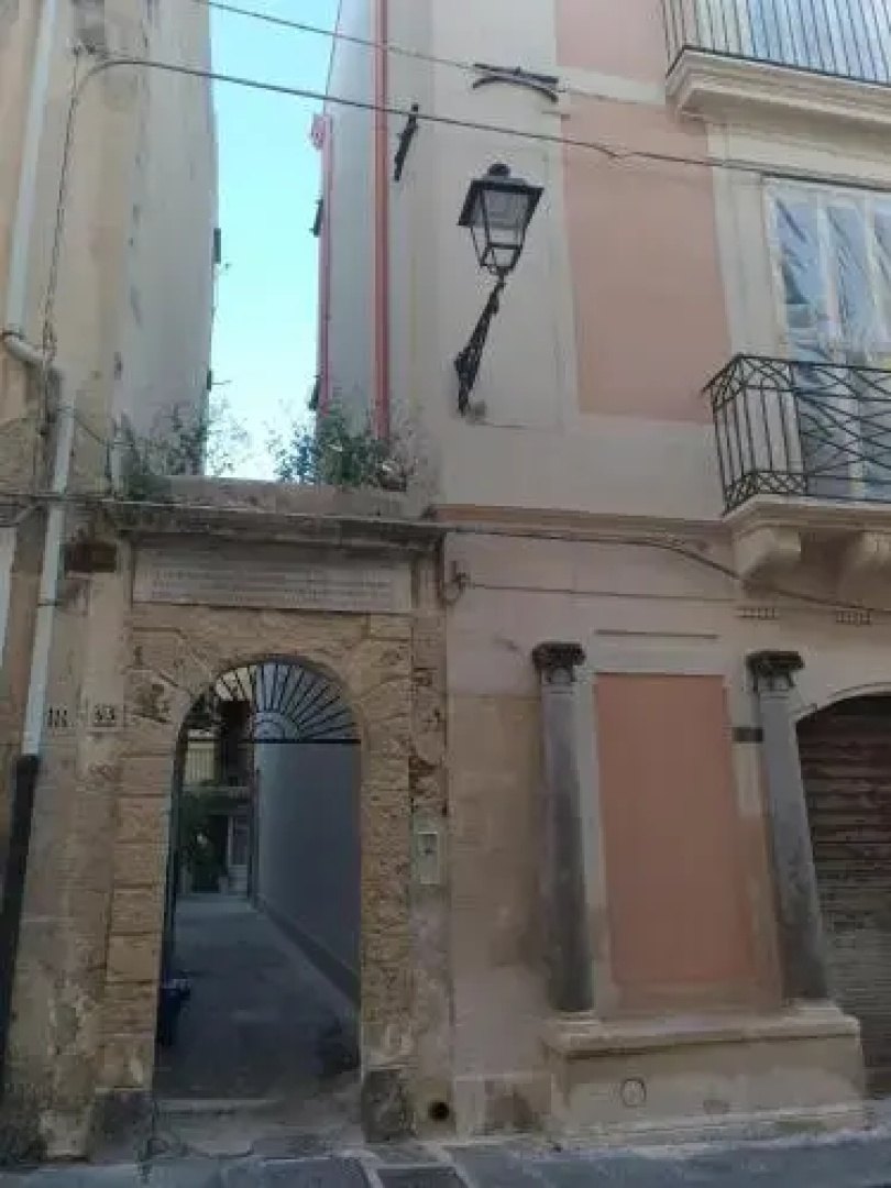 Casa by Duomo di Ortigia