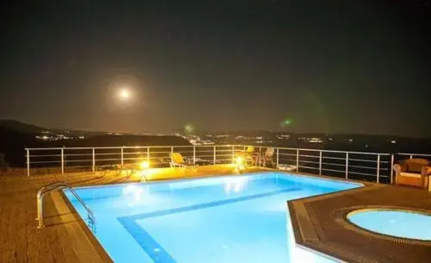 Alexena Apartments